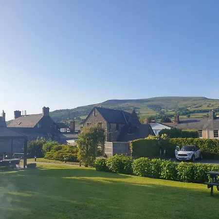 2 Bed Period Cottage Sleeps 4 In Central Crickhowell Exterior photo