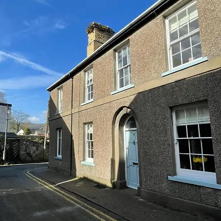 2 Bed Period Cottage Sleeps 4 In Central Crickhowell Exterior photo