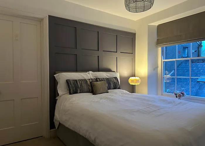 2 Bed Period Cottage Sleeps 4 In Central Crickhowell