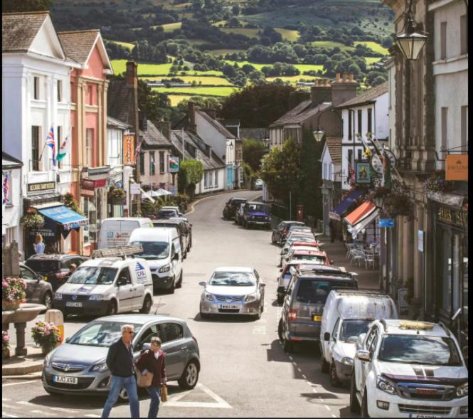2 Bed Period Sleeps 4 In *