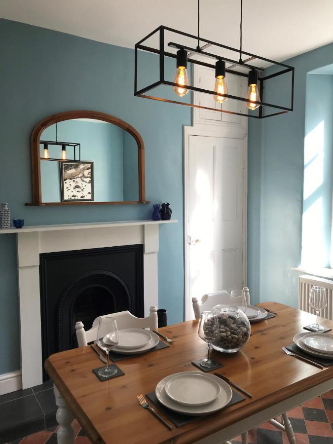 2 Bed Period Sleeps 4 In Crickhowell