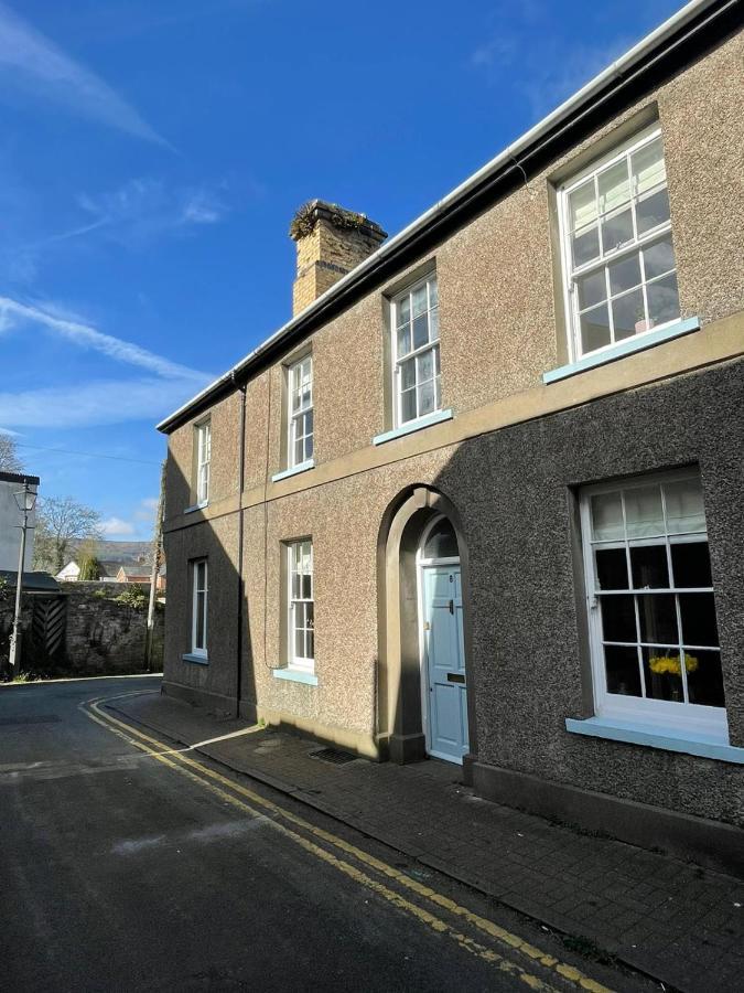 2 Bed Period Sleeps 4 In Holiday home