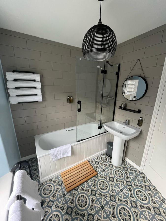 2 Bed Period Sleeps 4 In Holiday home